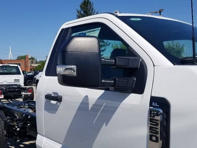 New 2026 Ford F550 4x4 Regular Cab Super Duty image 6