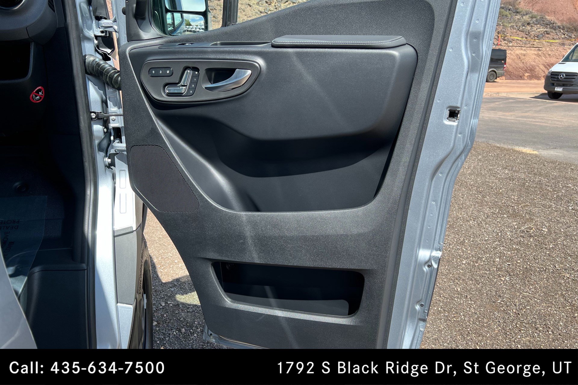 Used 2025 Mercedes-Benz Sprinter 2500 image 21