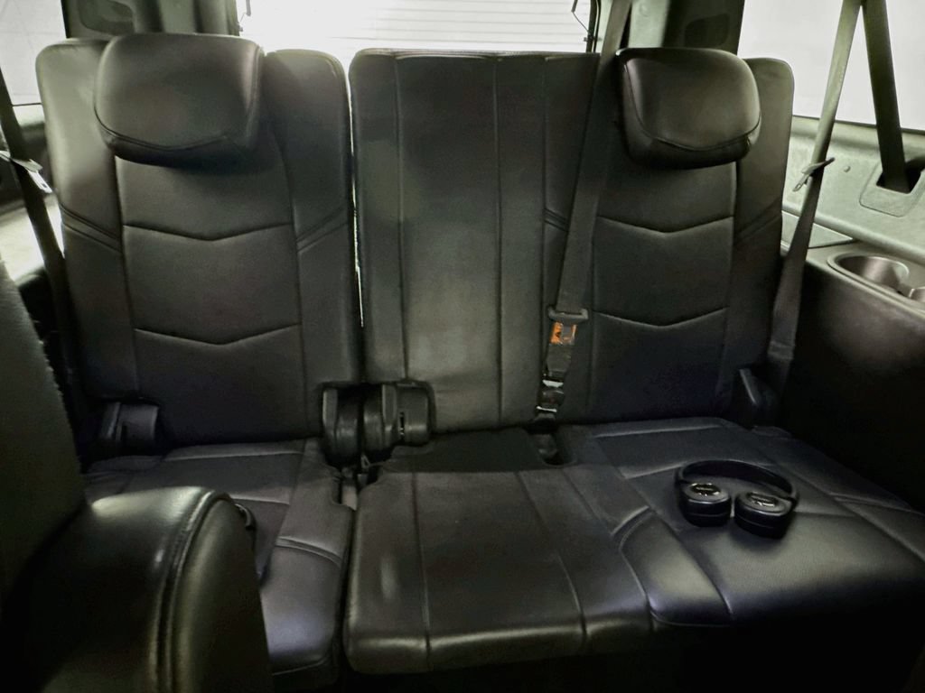 Used 2020 Cadillac Escalade ESV Platinum RWD image 41