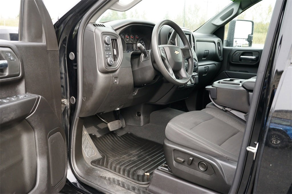 Used 2024 Chevrolet Silverado 2500 Custom w/ Custom Value Package image 14