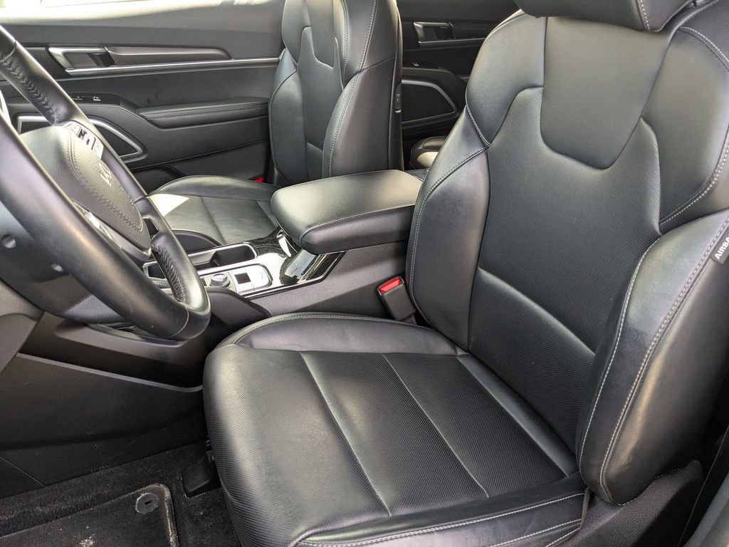 Used 2025 Kia Telluride S image 16