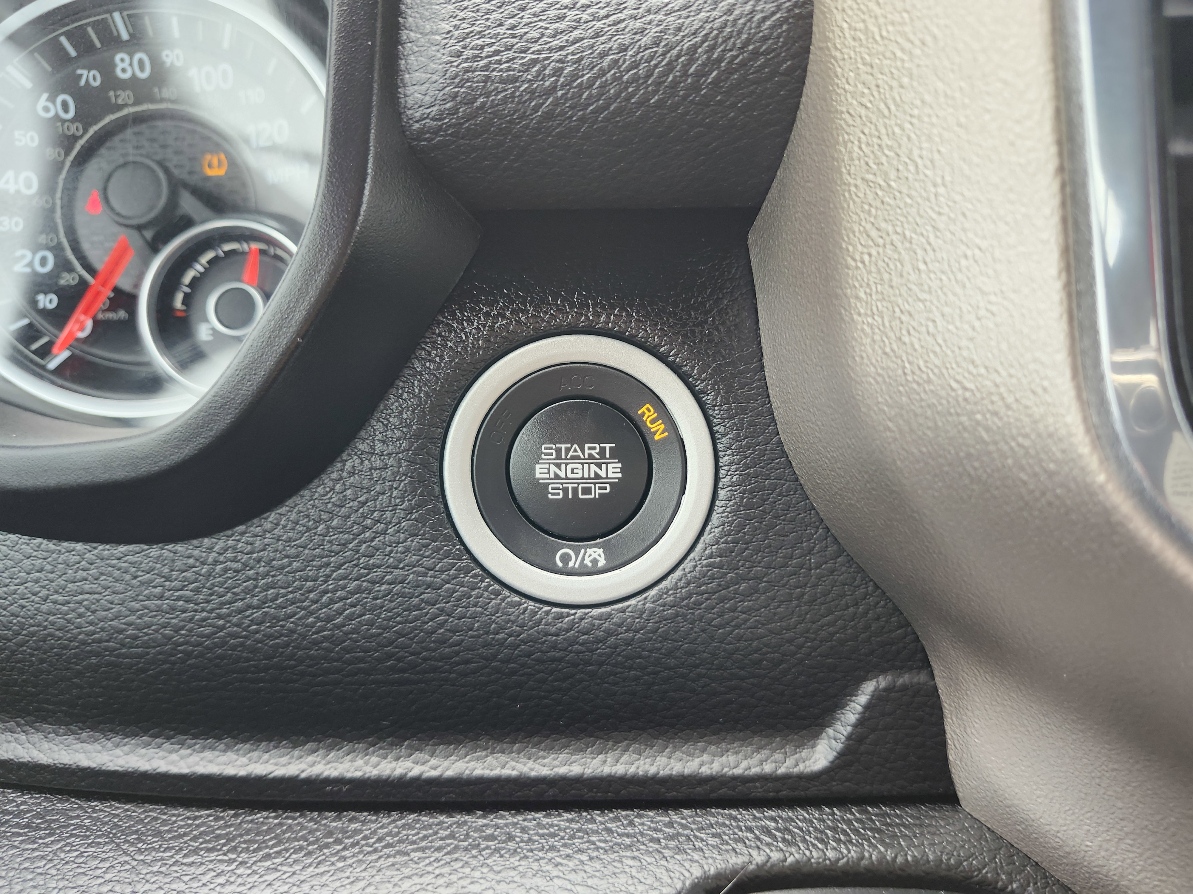 Used 2019 RAM 1500 Laramie image 9