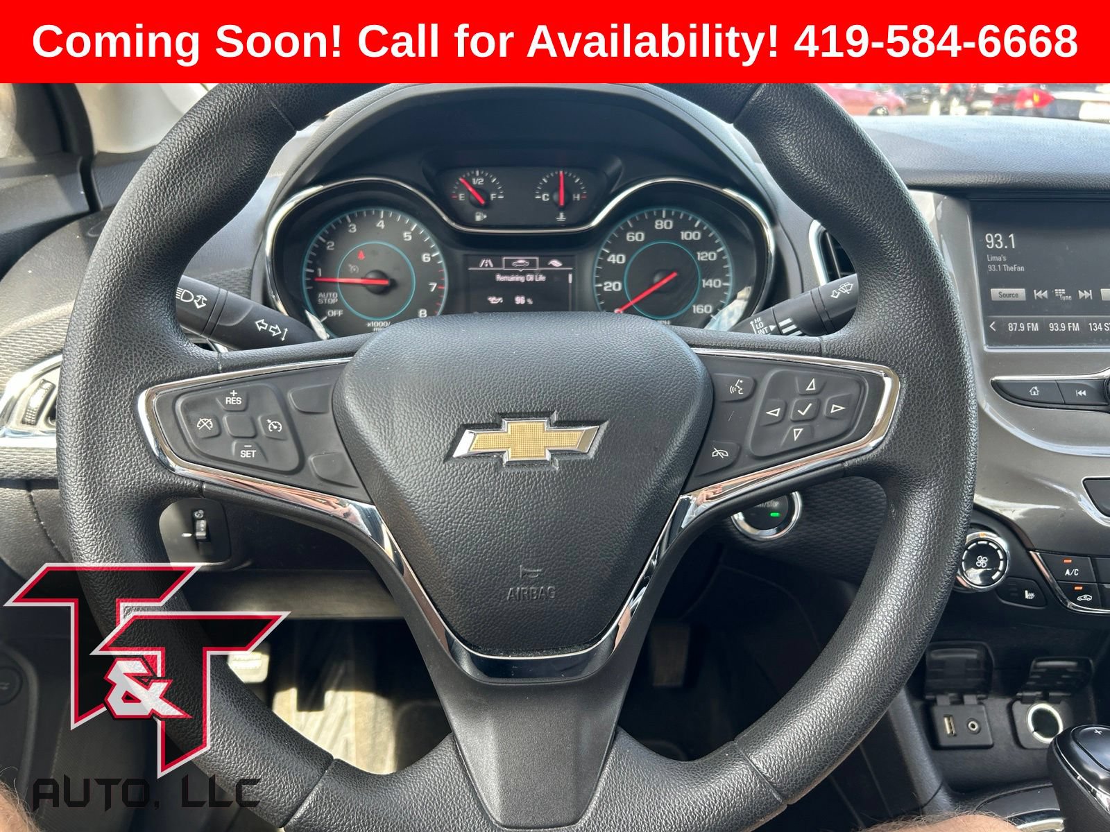 Used 2017 Chevrolet Cruze LT w/ Convenience Package FWD image 9
