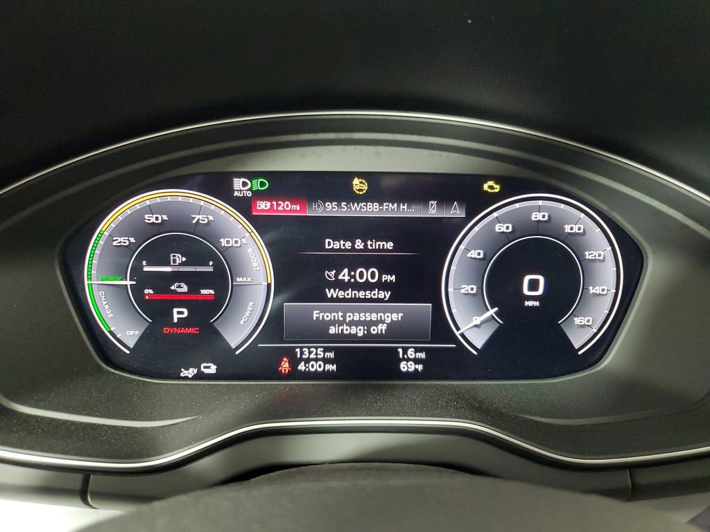 Used 2024 Audi Q5 e Prestige w/ Prestige Package image 27