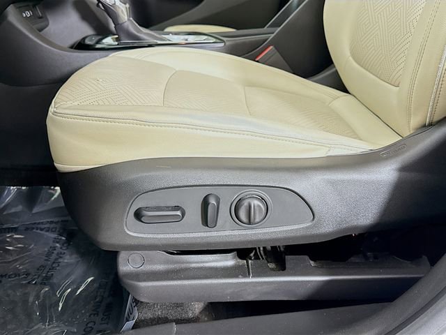 Used 2023 Buick Encore GX Essence w/ Experience Buick Package image 19