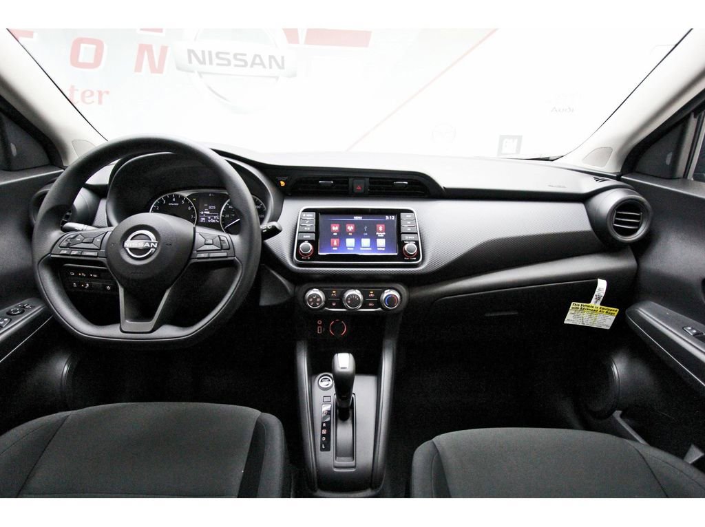 Certified 2025 Nissan Kicks Play S image 7