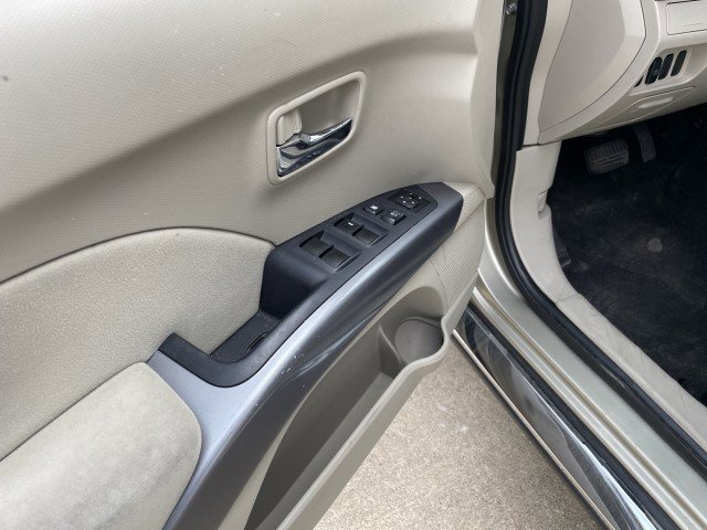 Used 2009 Mitsubishi Outlander SE image 8