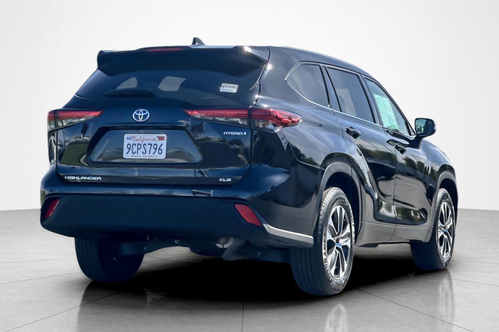 Used 2022 Toyota Highlander XLE image 5