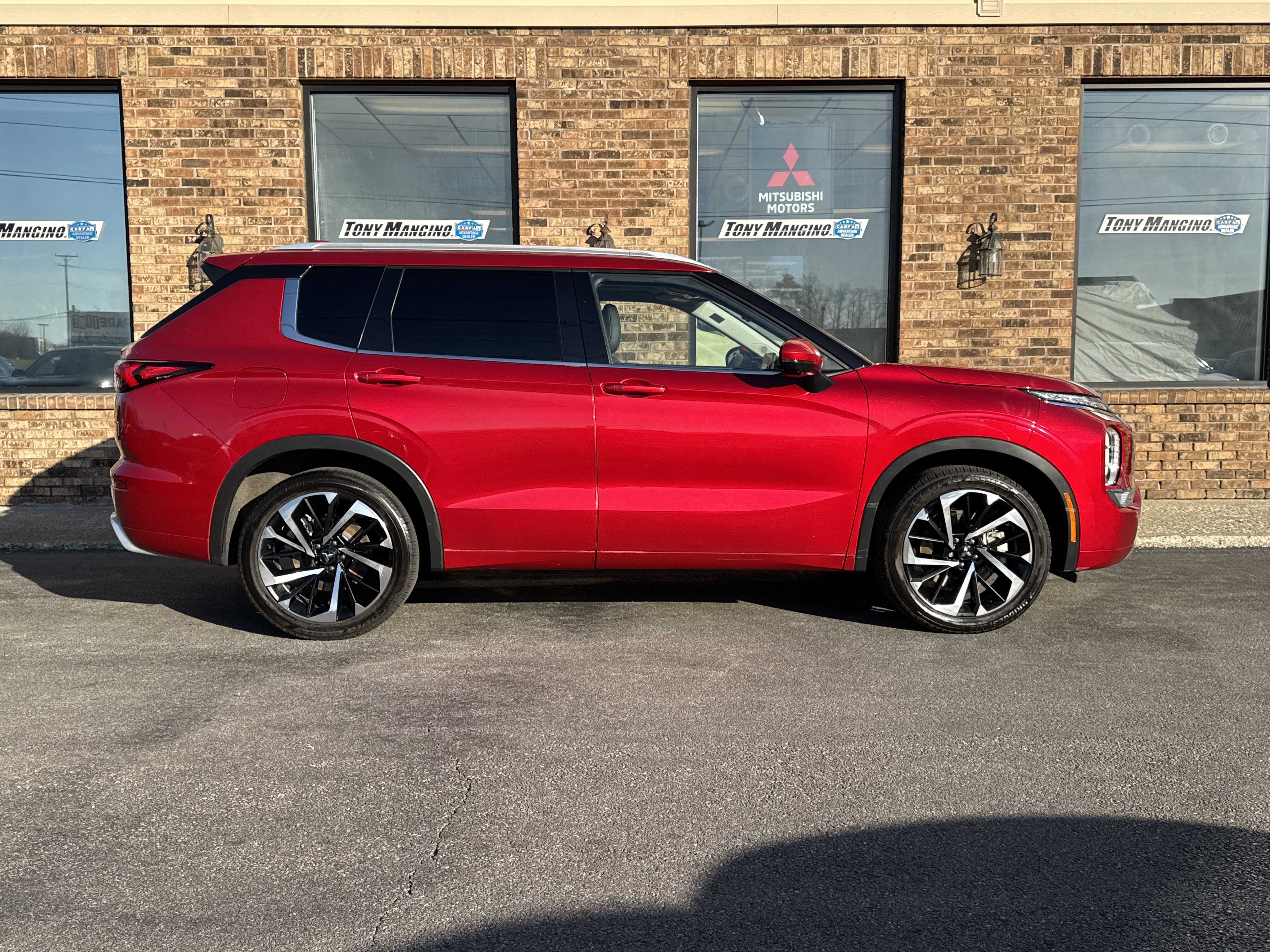 Used 2023 Mitsubishi Outlander SEL FWD image 6