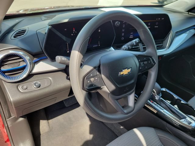 Used 2025 Chevrolet Trax LT FWD image 30