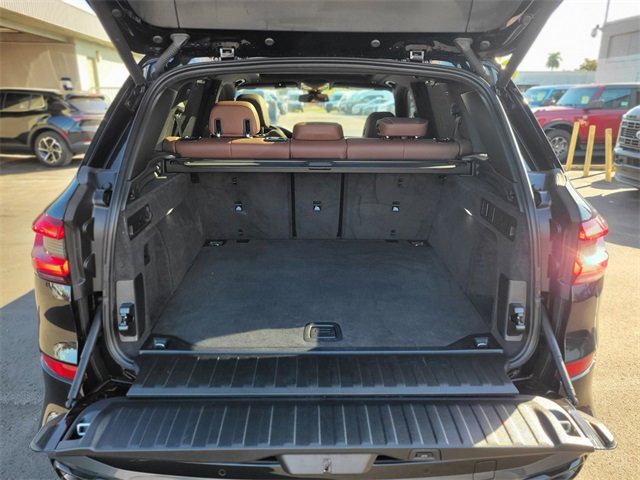 Used 2023 BMW X5 xDrive40i w/ Executive Package image 6