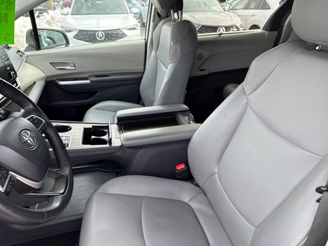Used 2024 Toyota Sienna XLE image 20