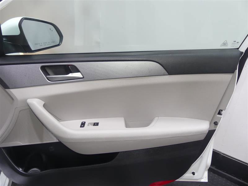 Used 2019 Hyundai Sonata SE FWD image 19