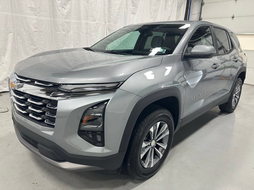 Used 2026 Chevrolet Equinox LT FWD image 3