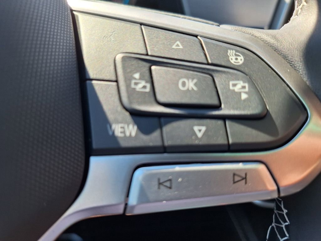 New 2026 Volkswagen Atlas Cross Sport SE image 14