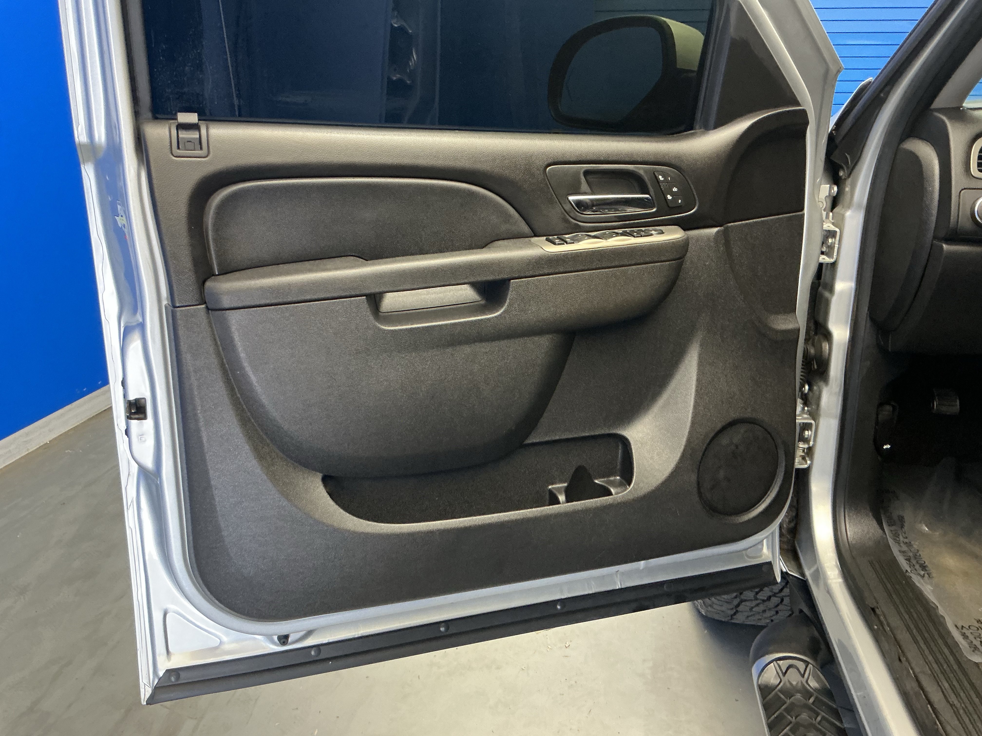 Used 2012 Chevrolet Tahoe LT AWD/4WD image 9