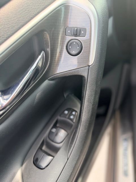 Used 2015 Nissan Altima 2.5 SL w/ Technology Package image 16