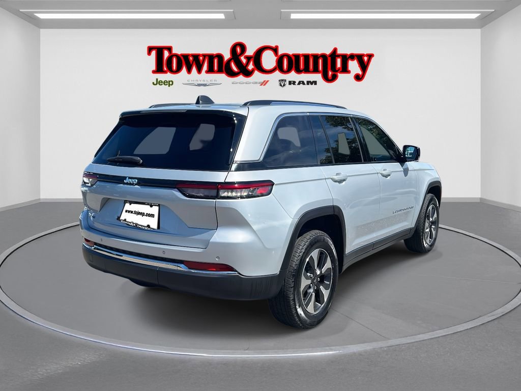 Used 2023 Jeep Grand Cherokee 4WD 4xe image 4