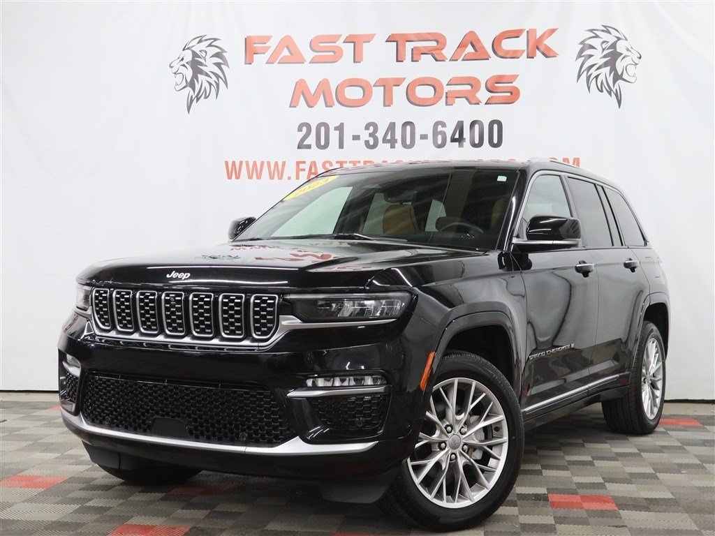 Used 2023 Jeep Grand Cherokee Summit w/ Luxury Tech Group V AWD/4WD image 1