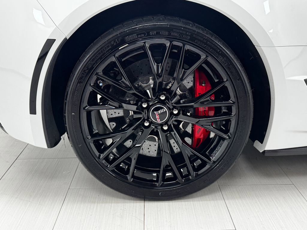 Used 2015 Chevrolet Corvette Z06 w/ 3LZ Preferred Equipment Group image 48