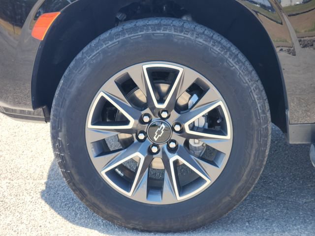 Used 2022 Chevrolet Tahoe Z71 w/ Luxury Package AWD/4WD image 12