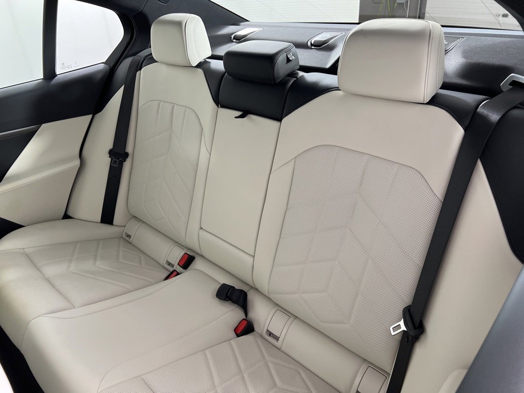 Used 2025 BMW 530i xDrive 530i xDrive w/ Premium Package image 21