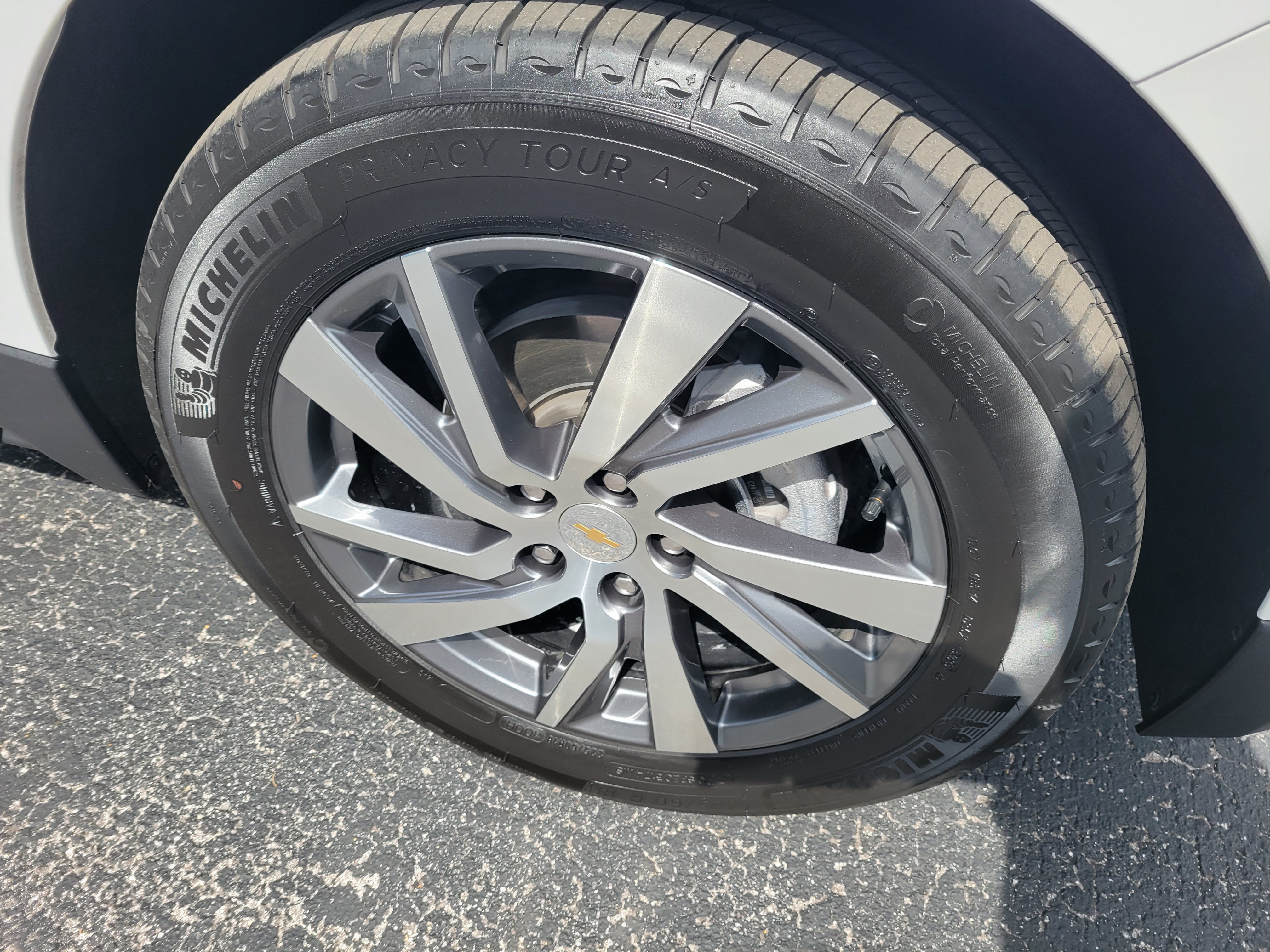 Certified 2024 Chevrolet Equinox Premier w/ LPO, Floor Liner Package FWD image 39