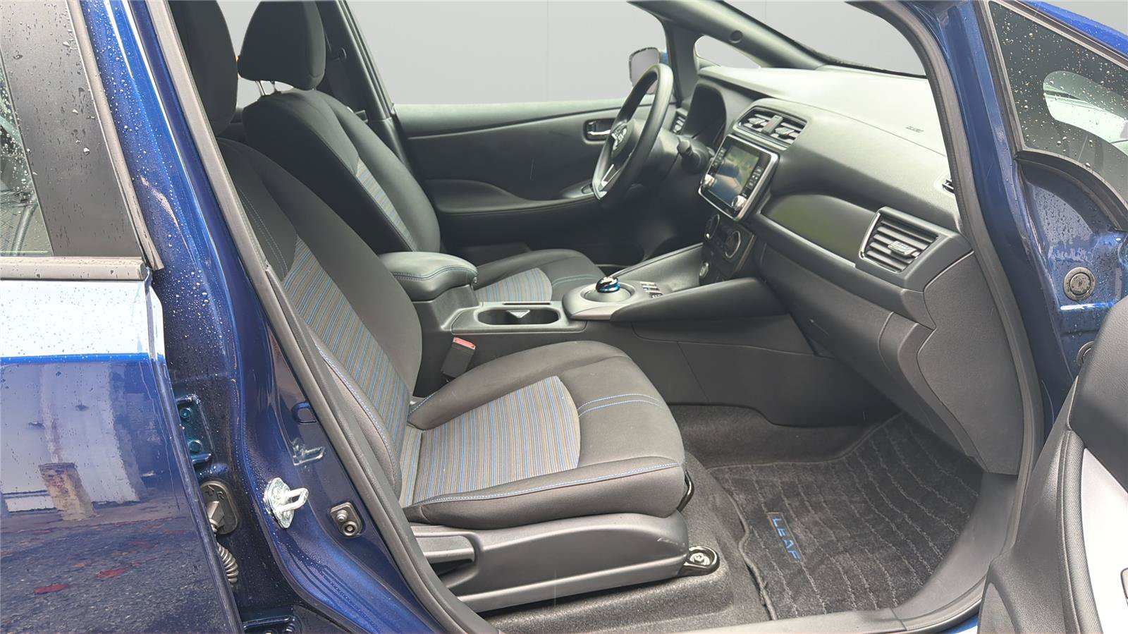 Used 2025 Nissan Leaf S FWD image 14