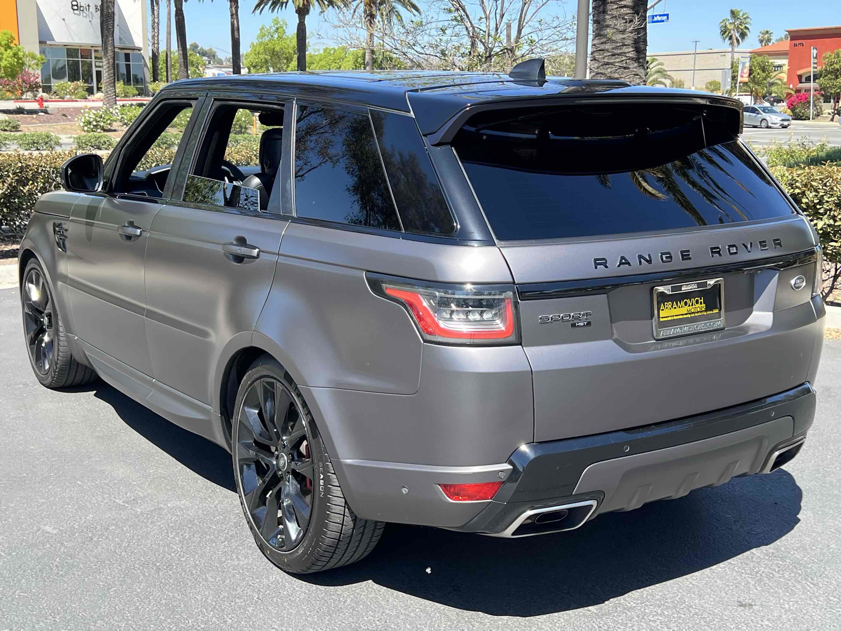 Used 2020 Land Rover Range Rover Sport HST image 2