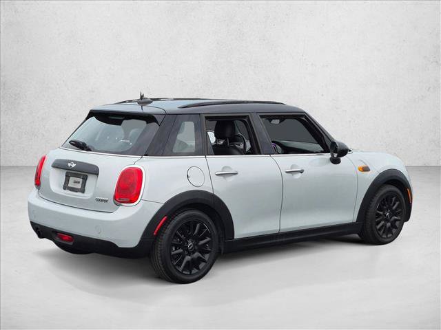 Used 2016 MINI Cooper 4-Door Hardtop FWD image 5