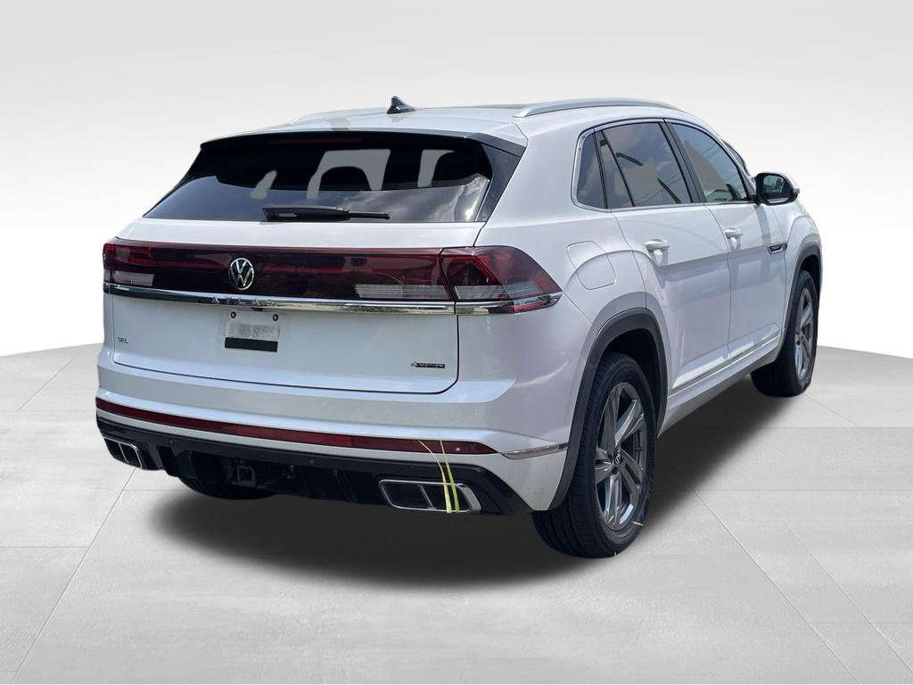 Used 2024 Volkswagen Atlas Cross Sport SEL R-Line AWD/4WD image 4