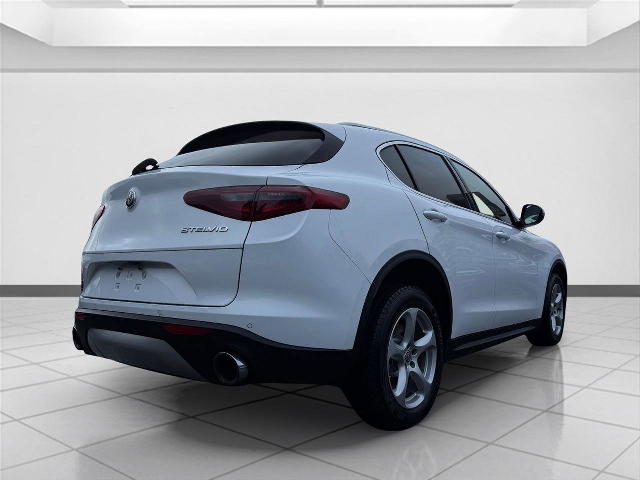 Used 2019 Alfa Romeo Stelvio AWD image 7