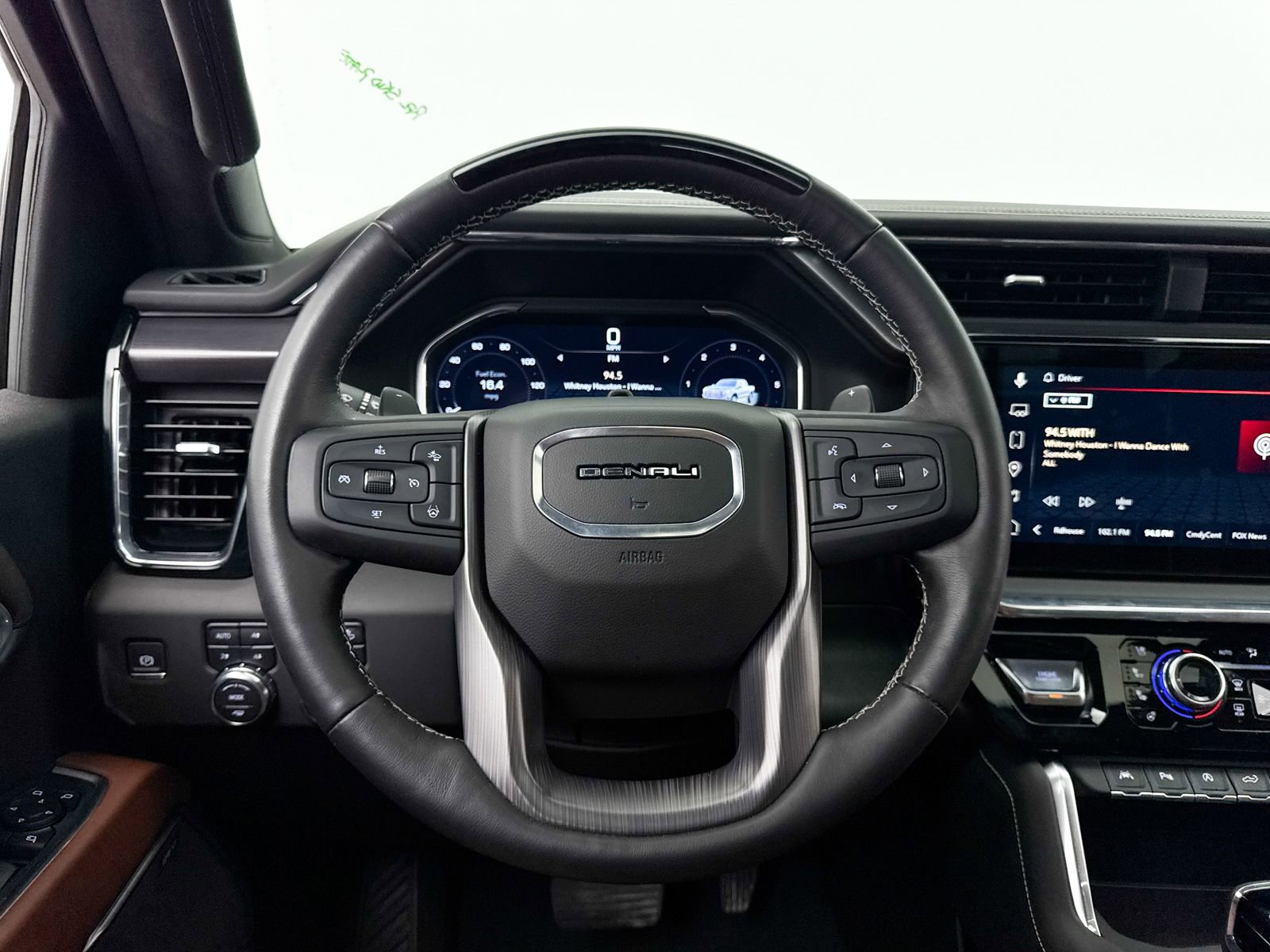 Used 2025 GMC Sierra 1500 Denali Ultimate image 32