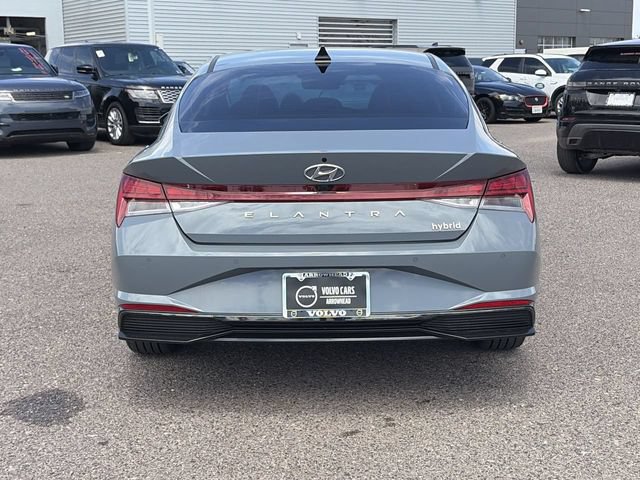 Used 2023 Hyundai Elantra Limited w/ Preferred Accessory Package FWD image 7