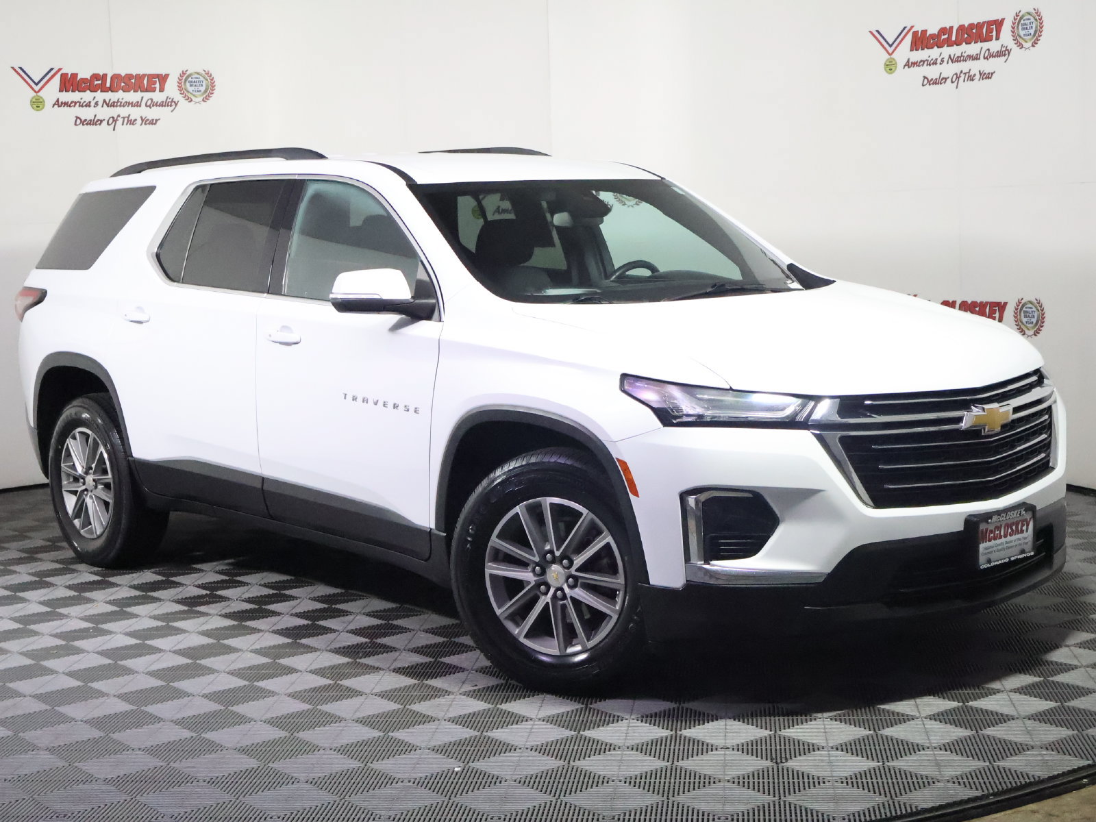 Used 2023 Chevrolet Traverse LT AWD/4WD image 2