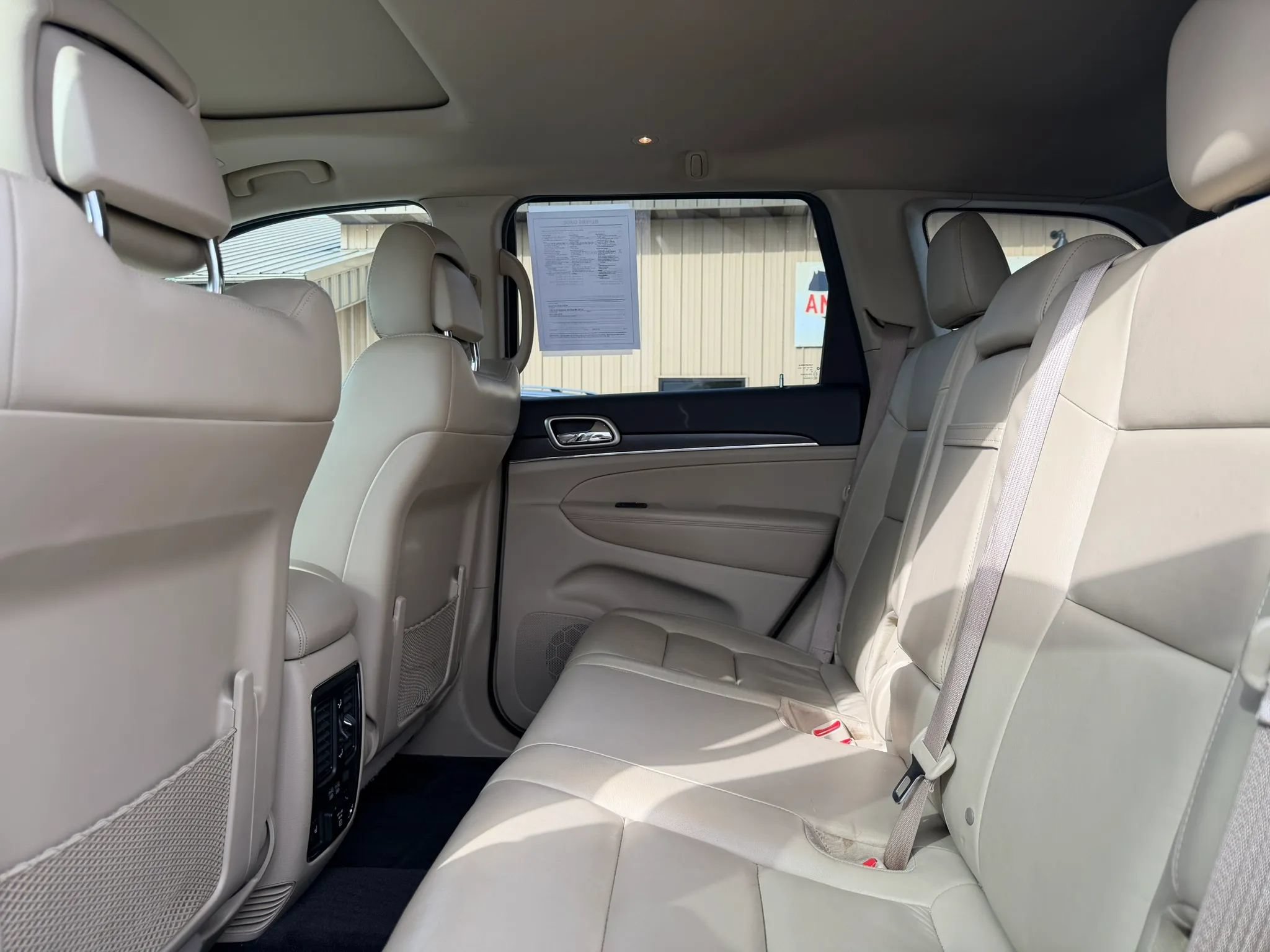 Used 2017 Jeep Grand Cherokee Limited RWD image 19