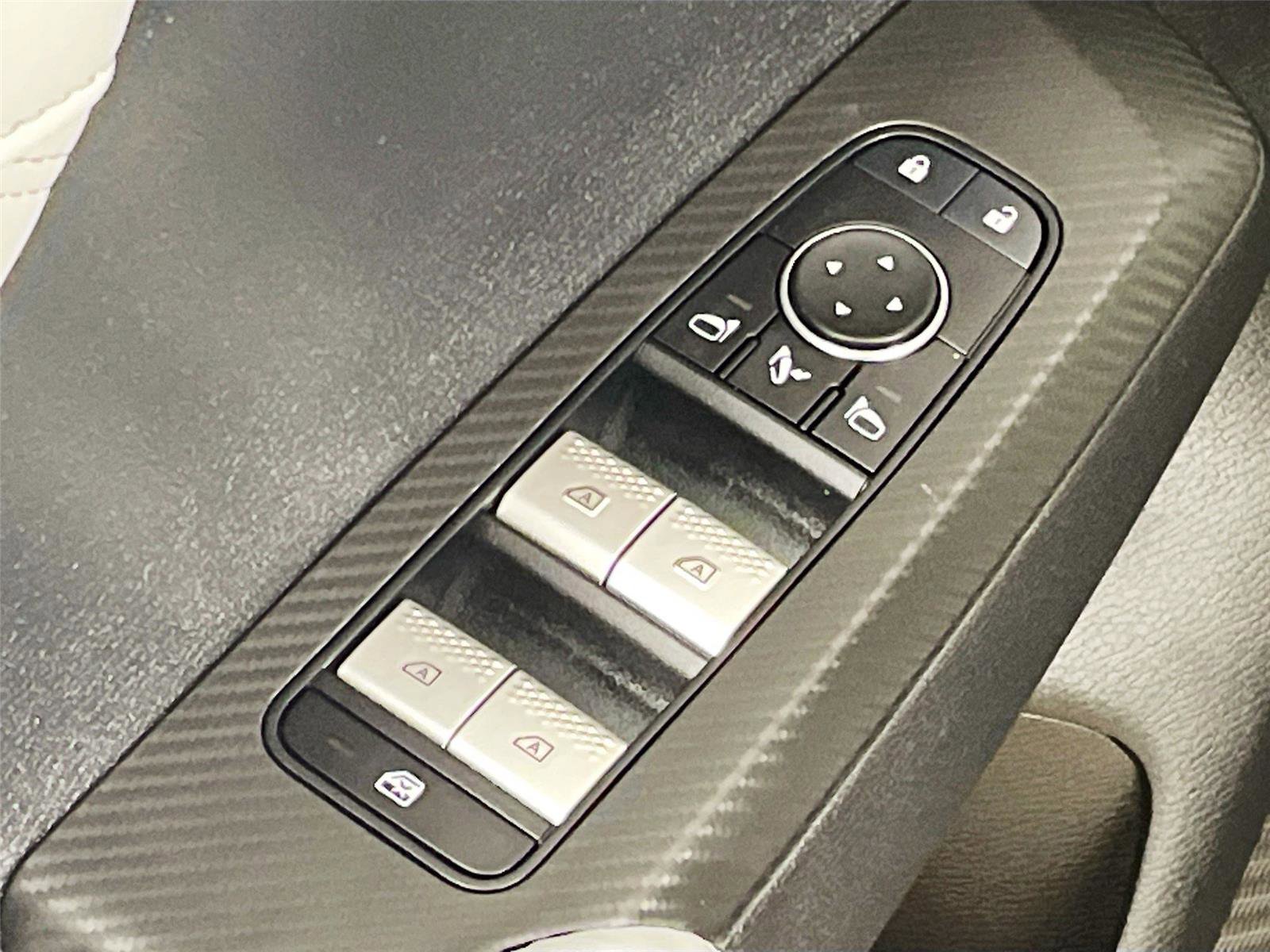 Used 2024 Mitsubishi Outlander SEL image 20