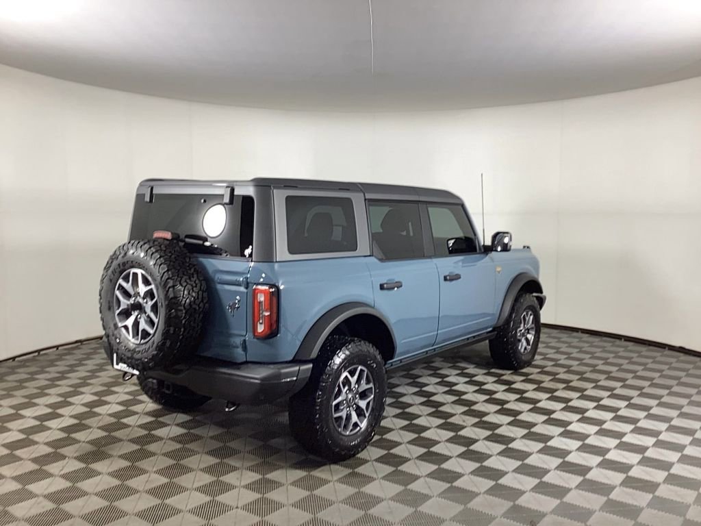 Used 2022 Ford Bronco Badlands image 2