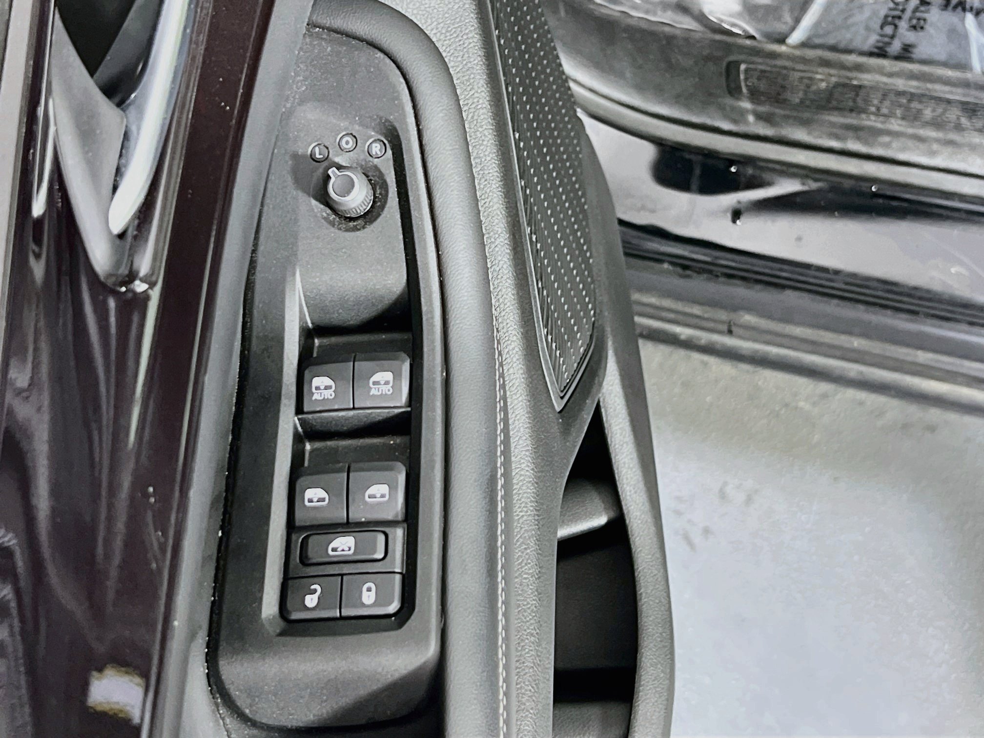 Used 2023 Jeep Grand Cherokee Altitude AWD/4WD image 17