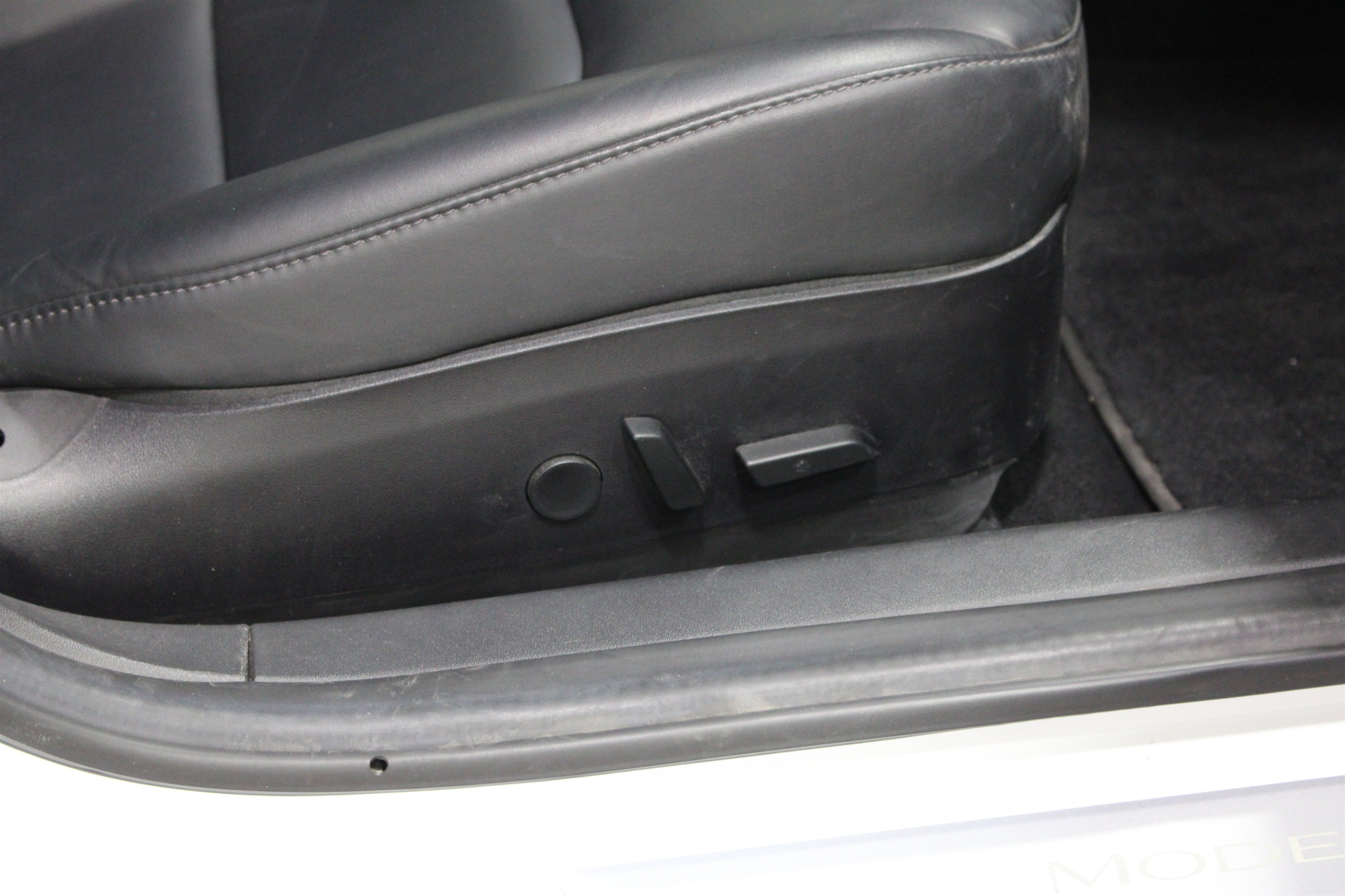 Used 2018 Tesla Model 3 AWD/4WD image 17