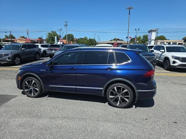 Used 2022 Volkswagen Tiguan SEL R-Line AWD/4WD image 7