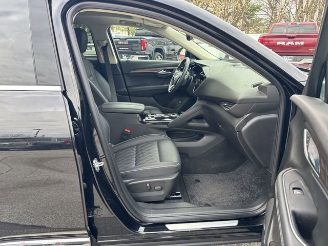 Used 2023 Buick Envision Avenir image 30