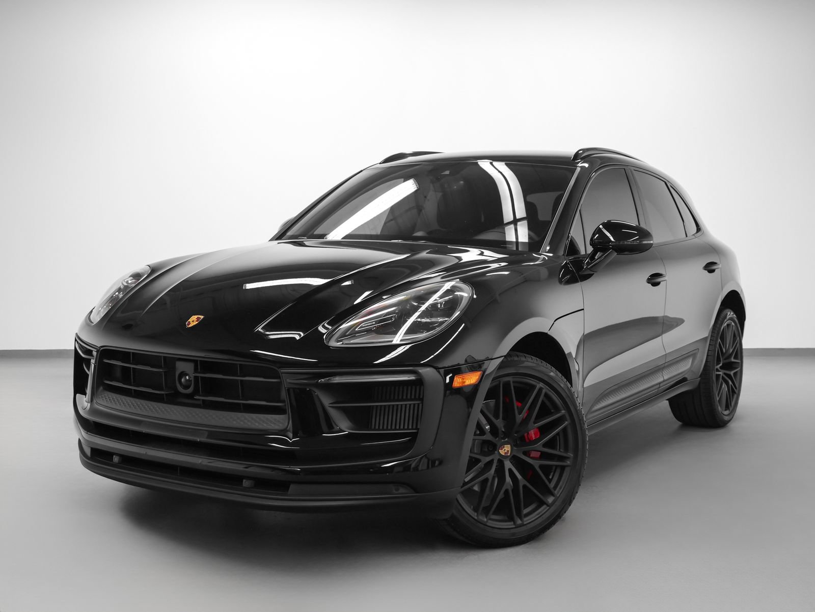 Certified 2023 Porsche Macan S image 1