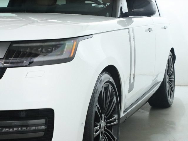 Used 2025 Land Rover Range Rover SE AWD/4WD image 14