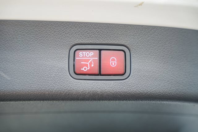 Used 2023 Mercedes-Benz GLC 300 4MATIC image 11
