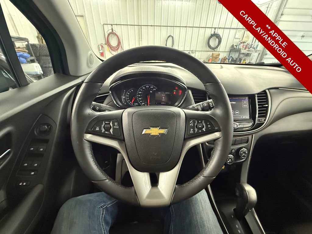 Used 2021 Chevrolet Trax LT w/ LT Convenience Package image 15