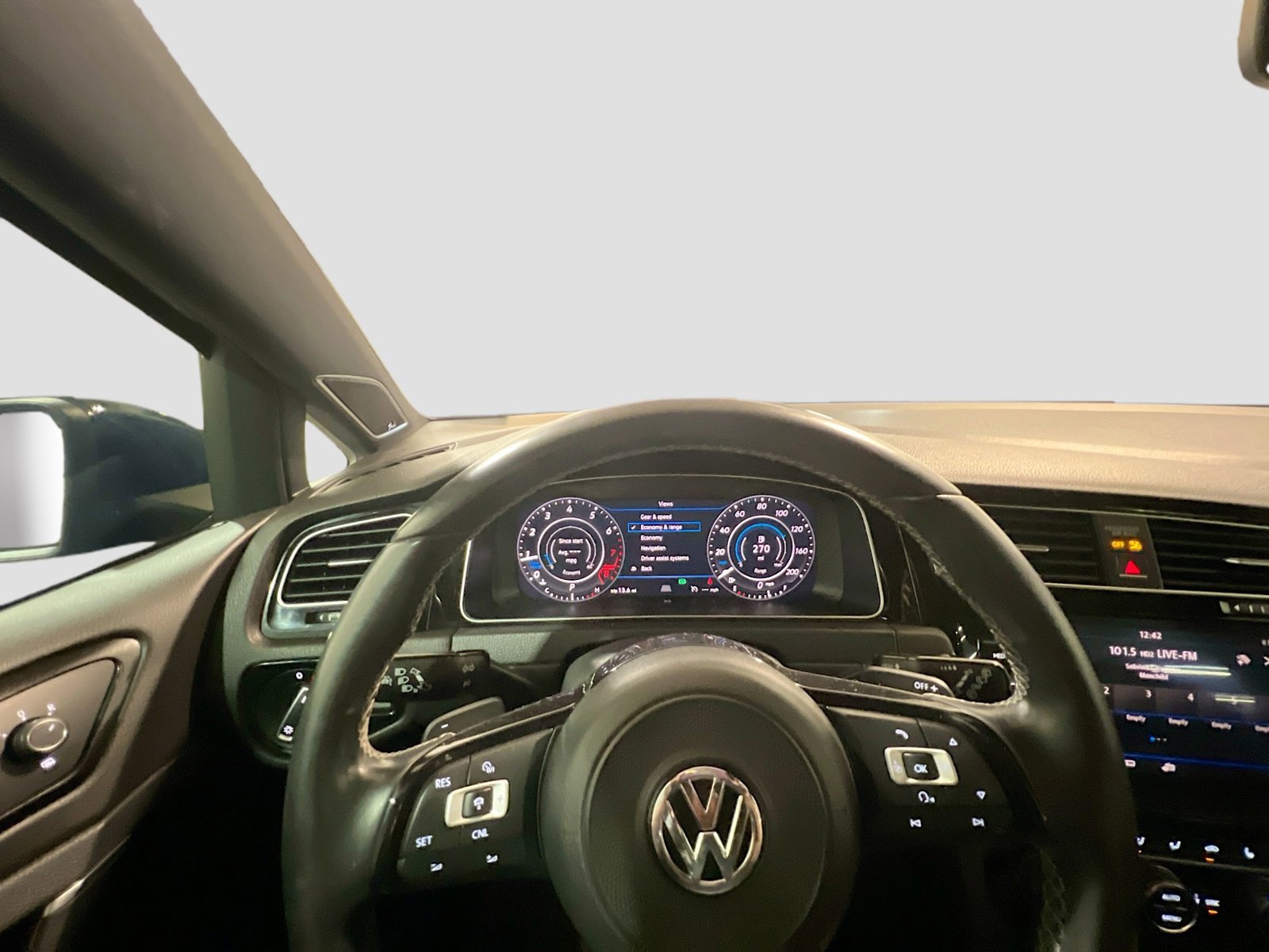 Used 2018 Volkswagen Golf R 4-Door AWD/4WD image 7