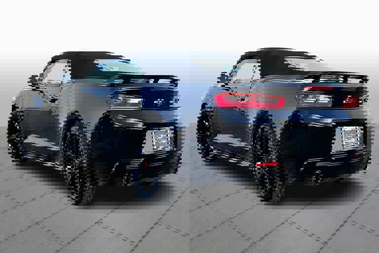 Used 2018 Chevrolet Camaro SS image 10