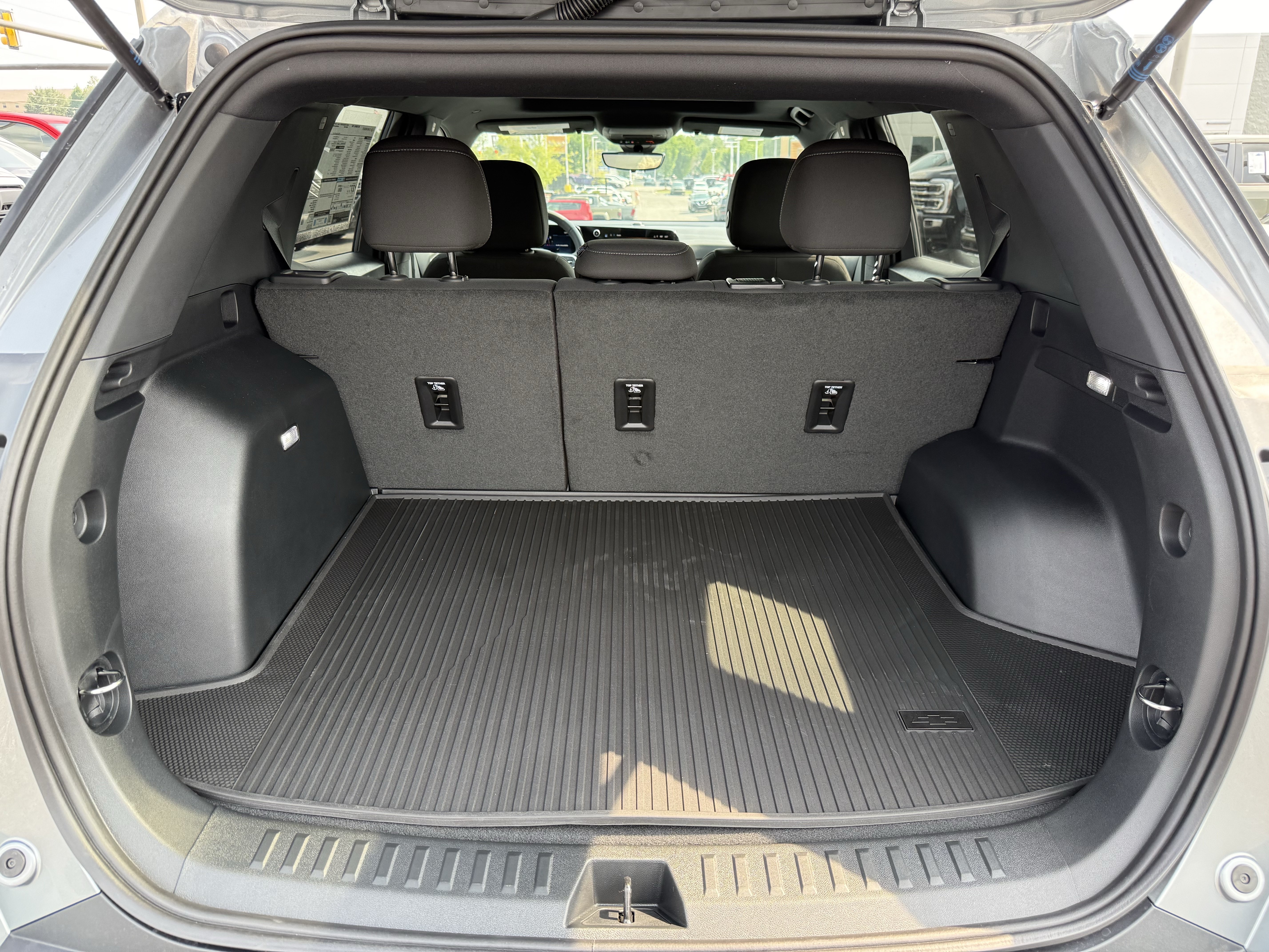 New 2027 Chevrolet Equinox LT w/ Safety and Technology Package FWD image 33