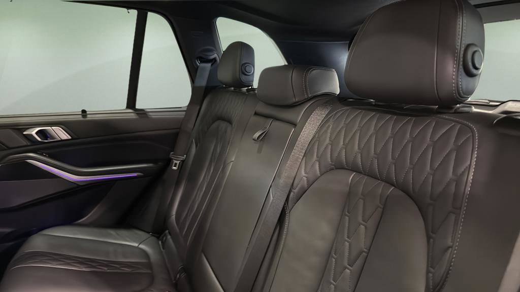 Used 2022 BMW X5 M50i w/ Executive Package image 13